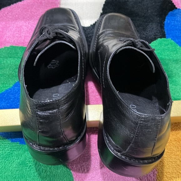 Gently used dress shoes for men very well kept and maintained black shiny - Picture 5 of 8